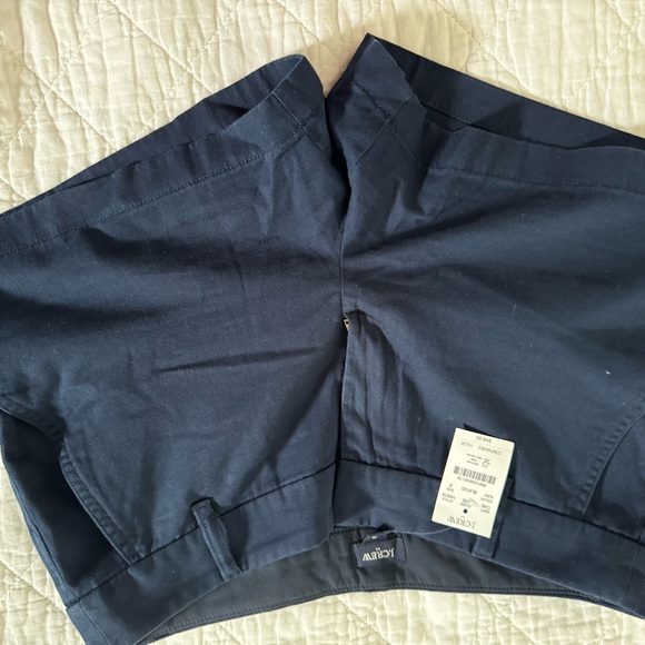 J Crew Women's Chino Shorts - 4 Pair Included - Picture 9 of 16